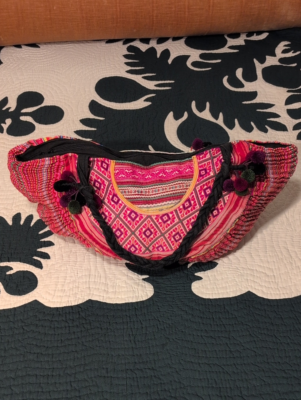 Expressions Inc Boho Handcrafted Pink Embroidered Crossbody Bag - Picture 4 of 9
